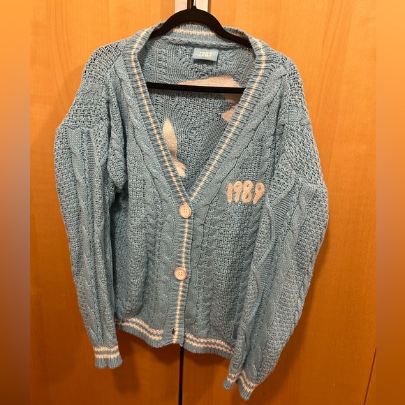 Taylor Swift 1989 TV (Taylor's Version) Cardigan Blue Size M/L - BRAND NEW - Picture 1 of 3